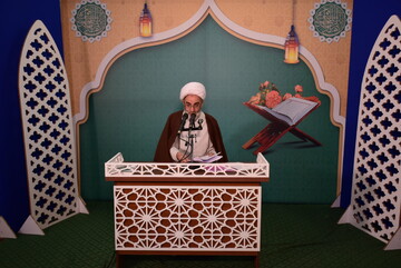 علی(ع) و ائمه معصومین وارث واقعی پیامبر(ص) در اداره جامعه هستند