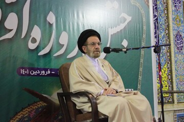 نوجوانان همانند شهید فهمیده سرآمد باشند