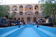 تصاویر/ مراسم جزء خوانی قرآن توسط طلاب مدرسه علمیه صالحیه قزوین