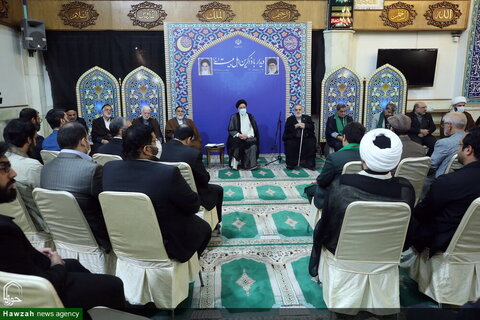بالصور/ الرئيس الإيراني يلتقي بخدمة أهل البيت (ع) من أصحاب المنابر والرواديد