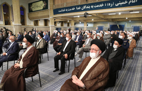 دیدار رمضانی مسئولان و کارگزاران نظام با رهبر معظم انقلاب اسلامی