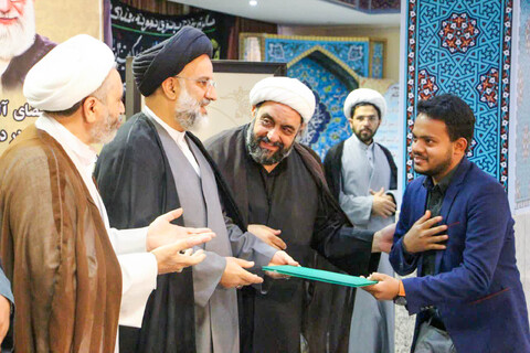 تصاویر/ مراسم جزء خوانی طلاب غیرایرانی جامعه المصطفی اصفهان