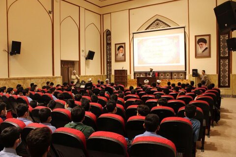 تصاویر/ بازدید دانش آموزان مدارس متوسطه اول گرگان از مدرسه علمیه حضرت امام خمینی(ره)
