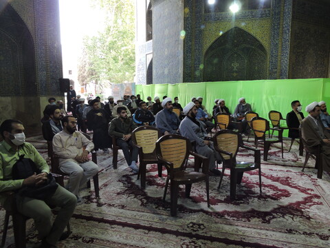 تصاویر/ اجتماع مربیان حلقه های صالحین پایگاه های بسیج مساجد اصفهان