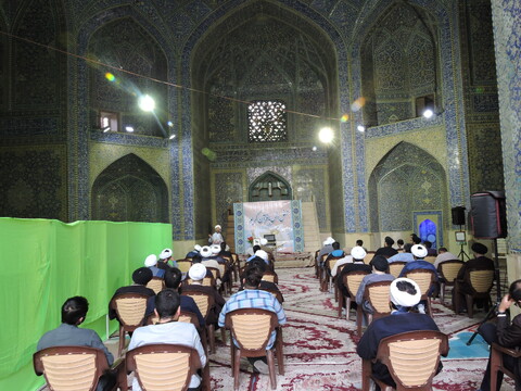 تصاویر/ اجتماع مربیان حلقه های صالحین پایگاه های بسیج مساجد اصفهان
