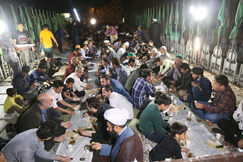 تصاویر / مانور بزرگ وحدت مردم ایران و افغانستان در " افطاری وحدت "