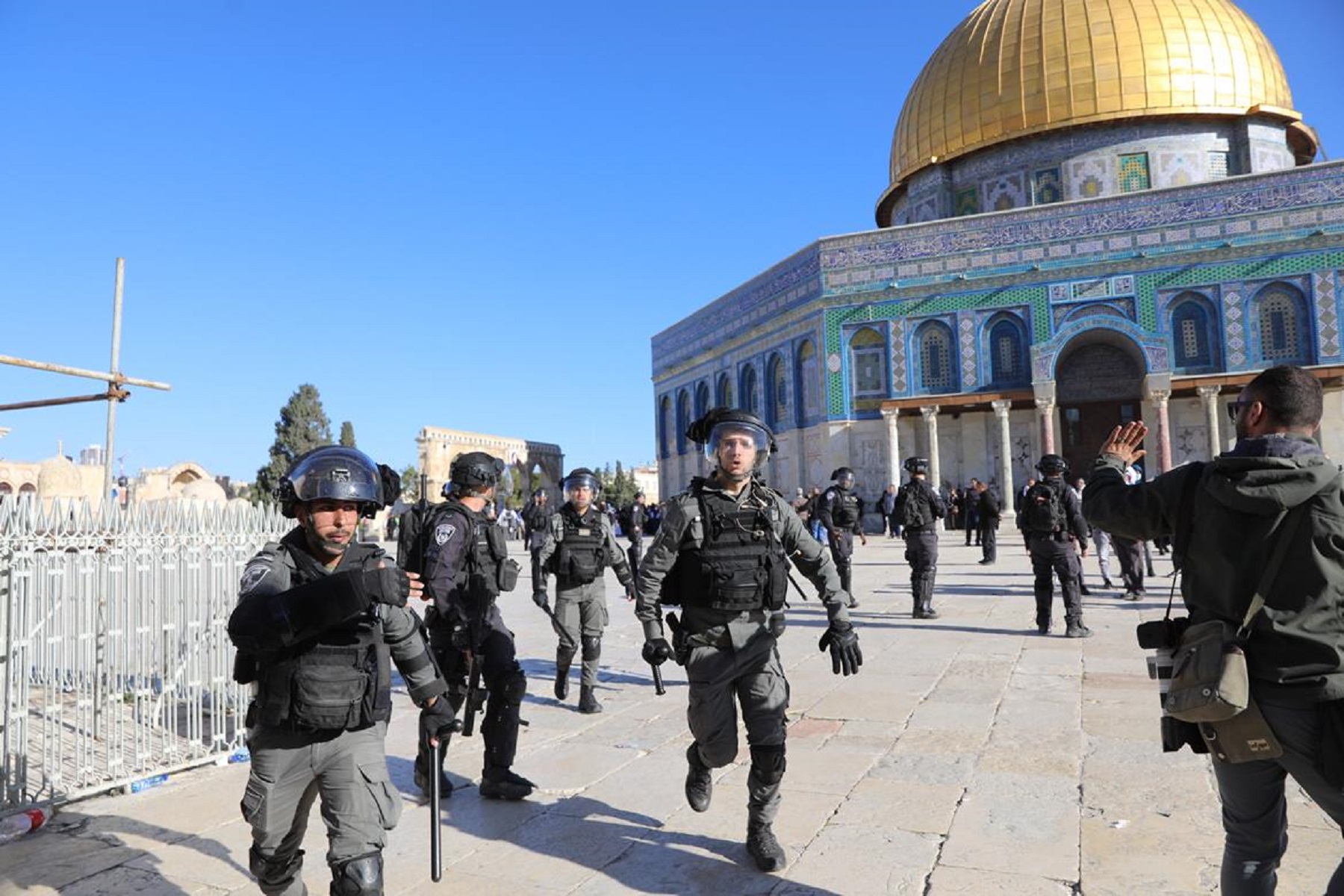 Poland says it is seriously concerned by the rise in tension and violence in Jerusalem, Palestinian cities