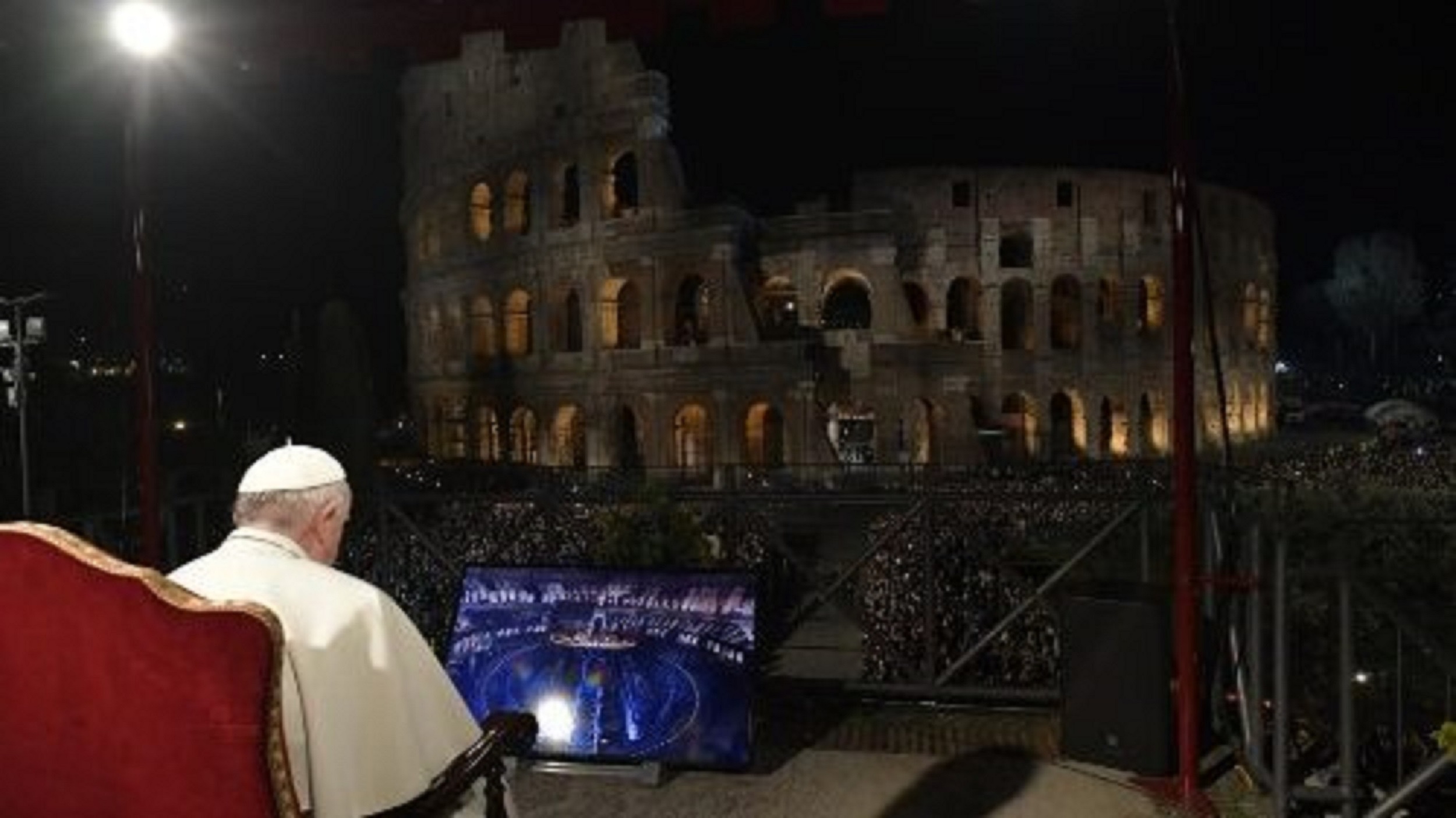 Pope at Way of the Cross: ‘Disarm the hand of brother raised against brother'