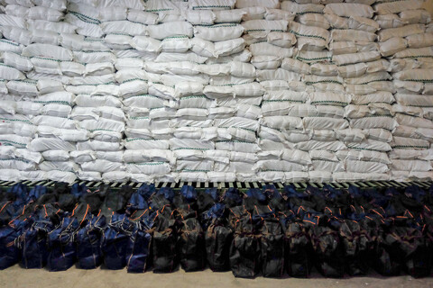 تصاویر/ آماده‌سازی 25 هزار بسته معیشتی به مناسبت میلاد امام حسن مجتبی(ع) در آستان قدس رضوی