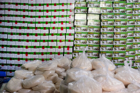 تصاویر/ آماده‌سازی 25 هزار بسته معیشتی به مناسبت میلاد امام حسن مجتبی(ع) در آستان قدس رضوی