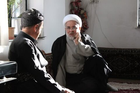 تصاویر/ تکریم نماینده ولی فقیه در کردستان از ائمه جمعه و جماعات شهرستان سروآباد