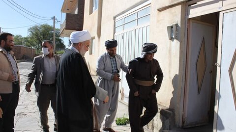 تصاویر/ تکریم نماینده ولی فقیه در کردستان از ائمه جمعه و جماعات شهرستان سروآباد