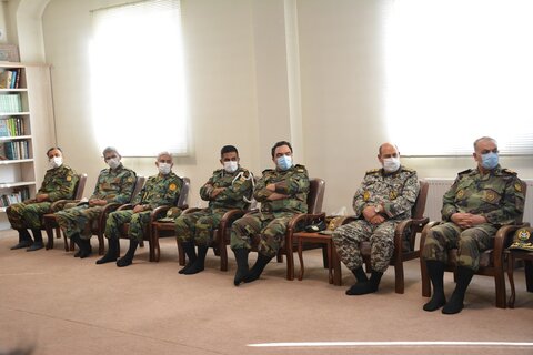 تصاویر/ دیدار جمعی از فرماندهان شمالغرب ارتش با نماینده ولی فقیه در آذربایجان غربی