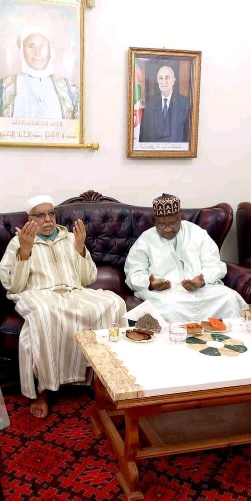 دیدار اعضای مجلس اسلامی سنگال با مرشد تیجانیه الجزایر