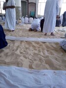 مسجدی در الجزایر که کف آن به جای فرش از شن پوشیده شده!