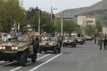 رژه مشترک نیروهای مسلح در اصفهان برگزار شد