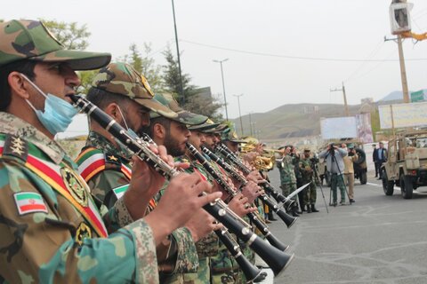 تصاویر/ رژه نیروهای مسلح به مناسبت روز ارتش در سنندج