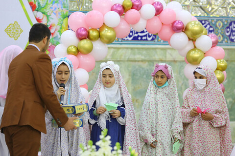 دختران روزه اولی مهمان حرم حضرت معصومه