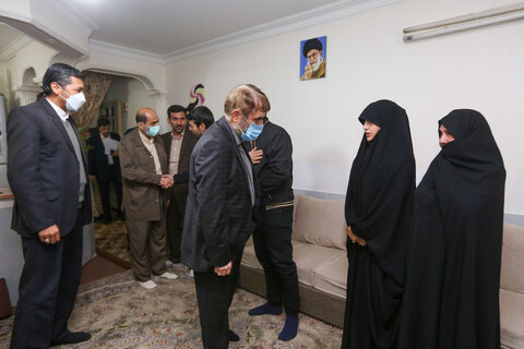 تصاویر/ دیدار جانشین وزیر کشور با خانواده شهیدان اصلانی و دارایی و جانباز محسن پاکدامن