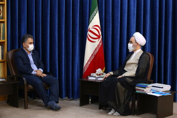 تصاویر/ دیدار مدیر عامل صندوق کارآفرینی امید با آیت الله اعرافی