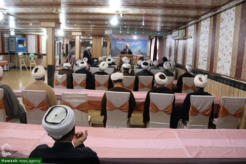 بالصور/ مائدة الإفطار بين علماء الشيعة وأهل السنة للوحدة والمقاومة في مدينة نقده غربي إيران