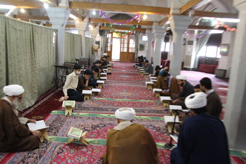 تصاویر / محفل جزء خوانی قرآن کریم با حضور طلاب مدرسه علمیه شیخ الاسلام  قزوین