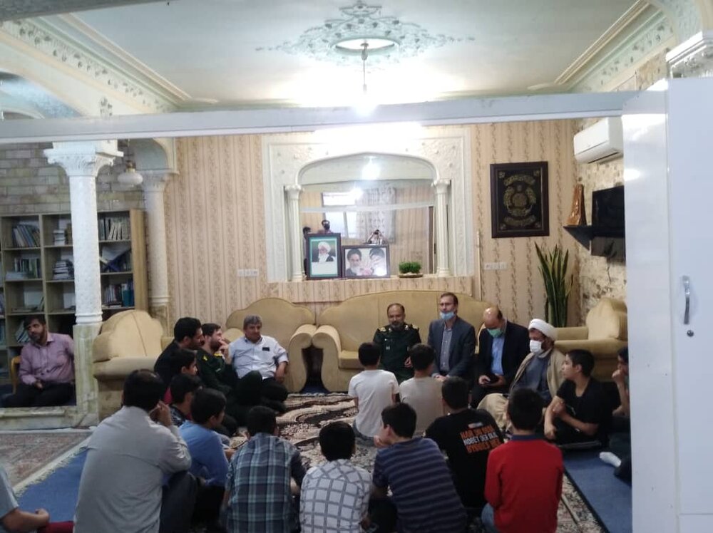 افطار فرمانده سپاه قم در کنار فرزندان بهزیستی