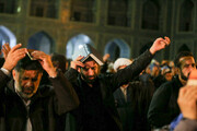 تصاویر/ مراسم احیای شب نوزدهم ماه رمضان در میدان امام اصفهان