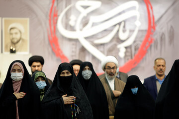 تصاویر/ شب شعر زیارت سرخ در مشهد