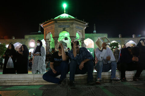 تصاویر  / مراسم شب قدر در قزوین - به روایت تصویر