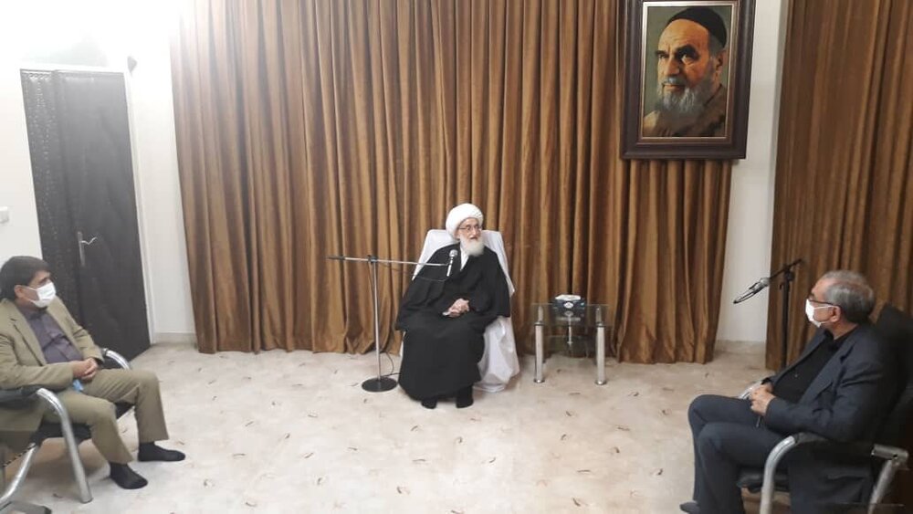 دیدار وزیر بهداشت با مراجع و علما در قم