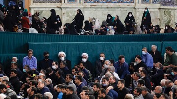 تصاویر/ مراسم احیاء شب بیست و یکم ماه رمضان در حرم مطهر رضوی-۱