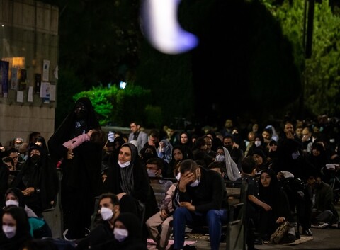 تصاویر/ احیای شب ۲۱ ماه رمضان در دانشگاه تهران