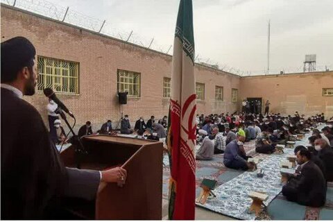 تصاویر/ مراسم اُنس با قرآن و حضور امام جمعه شهرستان در زندان اسلام آباد غرب