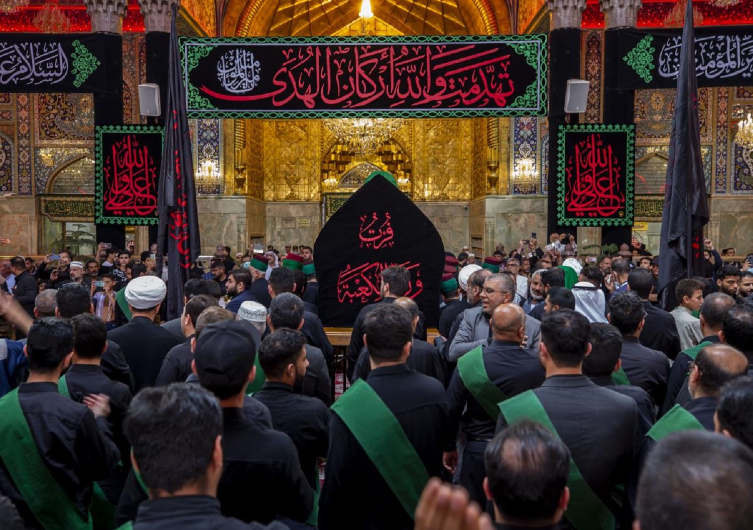 The unified annual condolence procession of the servants of the two holy shrines