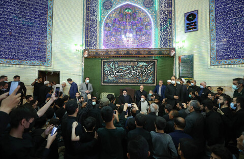 تصاویر/ حضور رئیس جمهور در جمع نمازگزاران مسجد امیرالمومنین(ع) کهنز شهریار