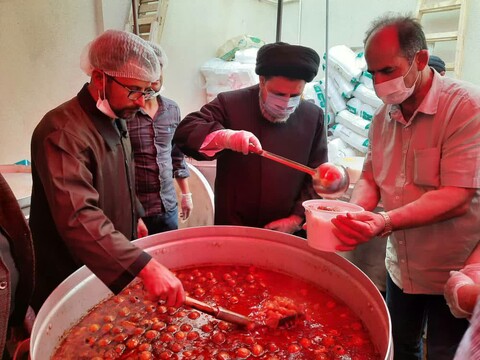 تصاویر/ توزیع ۱۲ هزار افطاری در شهرستان ماکو