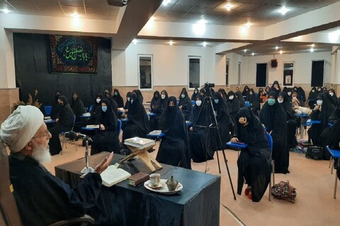 تصاویر/ مراسم شب‌های قدر در مدرسه علمیه الزهرا (س) ارومیه