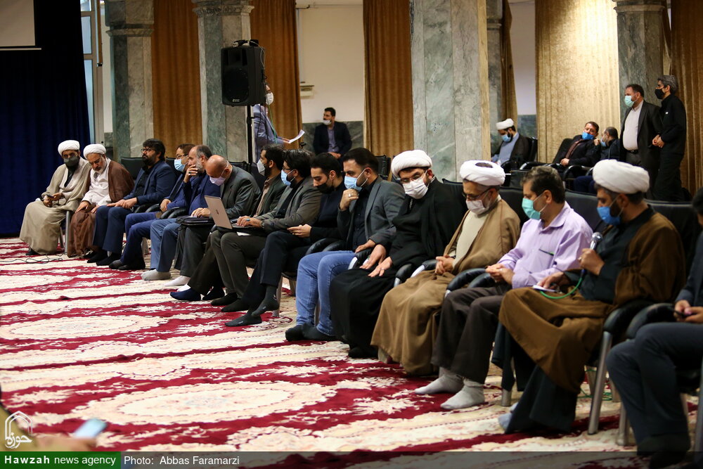 تصاویر نشست صمیمی مدیران رسانه‌های قم با آیت الله اعرافی مدیر حوزه‌های علمیه