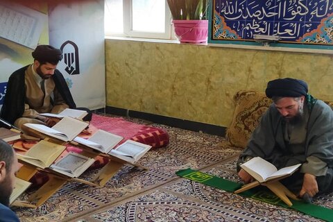 تصاویر/ برنامه جزء خوانی قرآن در مسجد جامع المهدی(عج) کِرند غرب