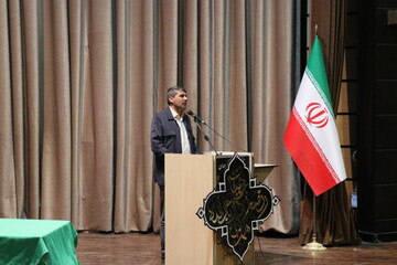 کتابت مصحف شریف قرآن به نام شهدا توسط خادم جوان هیئت