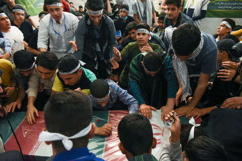 تصاویر/ وداع با پیکر شهید گمنام در مراسم اعتکاف رمضانیه نوجوانان