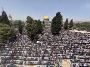 نحو ۱۶۰ ألف مُصلٍ بالجُمعة الأخيرة من رمضان في المسجد الأقصى + الصور