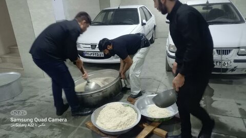 تصاویر/ طبخ و توزیع 4 هزار پرس غذای گرم توسط مدرسه خاتم الانبیاء(ص) سنندج