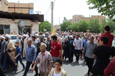 تصاویر/حضور روحانیون و طلاب مدارس علمیه آران وبیدگل همدوش دیگراقشارجامعه در راهپیمایی روز جهانی قدس