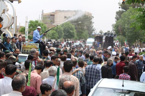 تصاویر/حضور روحانیون و طلاب مدارس علمیه آران وبیدگل همدوش دیگراقشارجامعه در راهپیمایی روز جهانی قدس