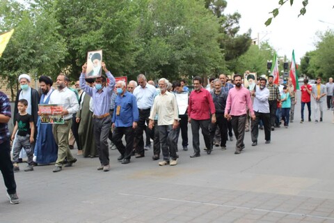 تصاویر/حضور روحانیون و طلاب مدارس علمیه آران وبیدگل همدوش دیگراقشارجامعه در راهپیمایی روز جهانی قدس