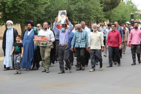 تصاویر/حضور روحانیون و طلاب مدارس علمیه آران وبیدگل همدوش دیگراقشارجامعه در راهپیمایی روز جهانی قدس