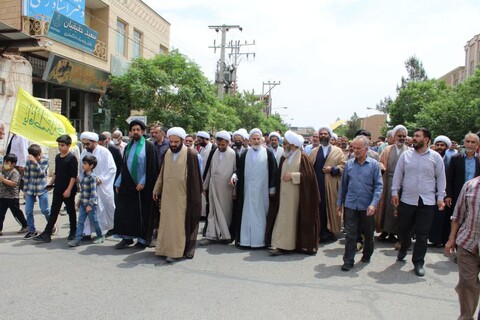 تصاویر/حضور روحانیون و طلاب مدارس علمیه آران وبیدگل همدوش دیگراقشارجامعه در راهپیمایی روز جهانی قدس
