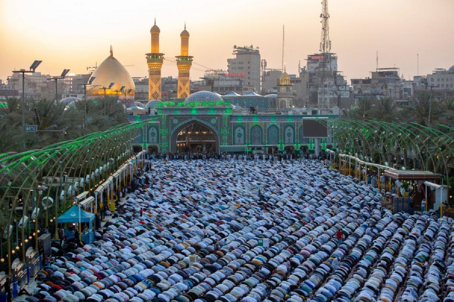 Eid al-Fitr Prayer at the holy shrine of Aba al-Fadl al-Abbas (PBUH)